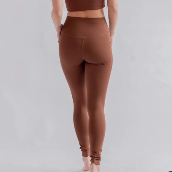 Girlfriend Collective Compressive High-Rise Legging - small - Picture 3 of 4